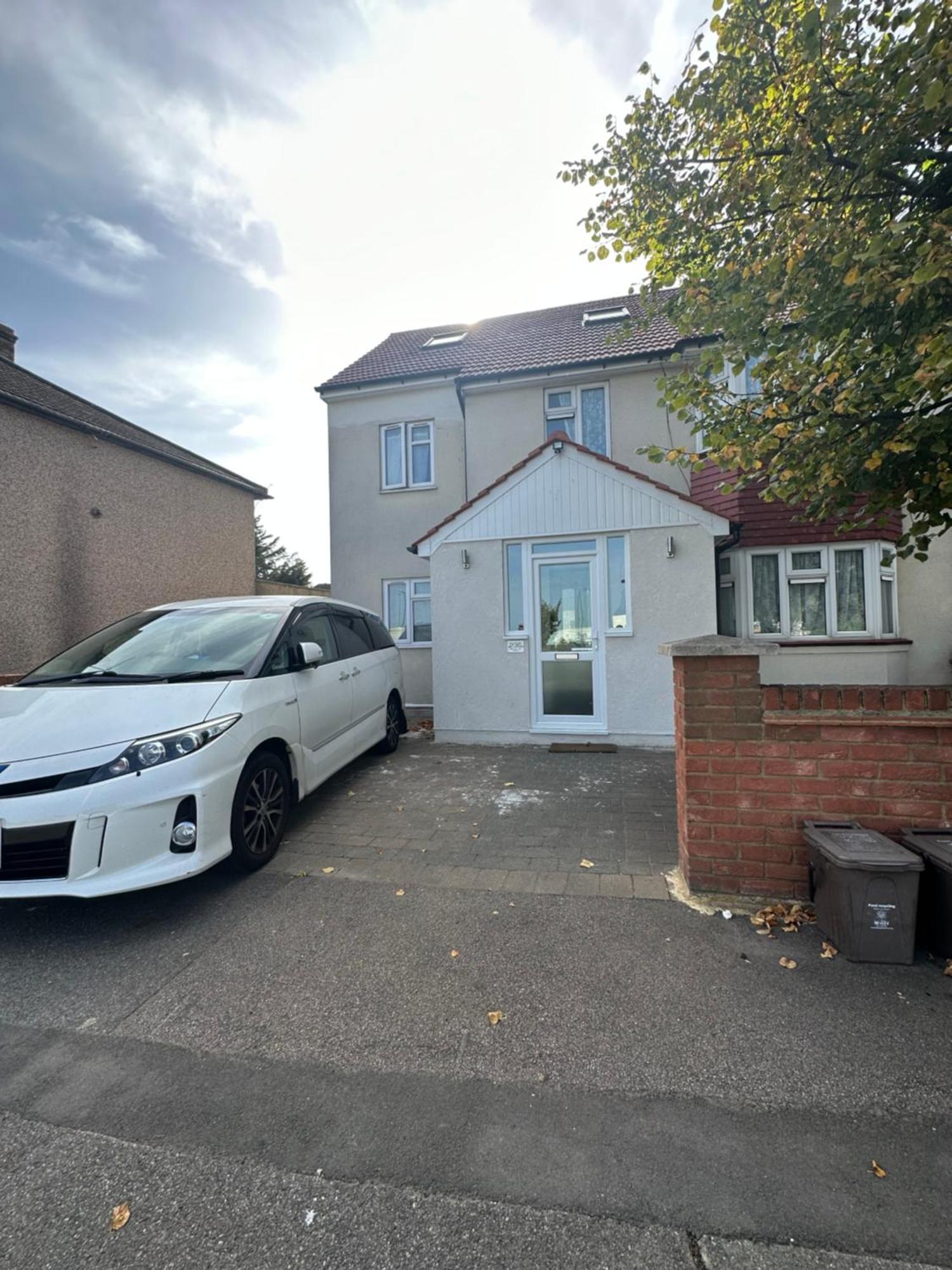 Luxury Ensuite Studio In Crayford Dartford Bexley London With Full Kitchen And Side Garden Alleyway Entrance Erith Exterior foto
