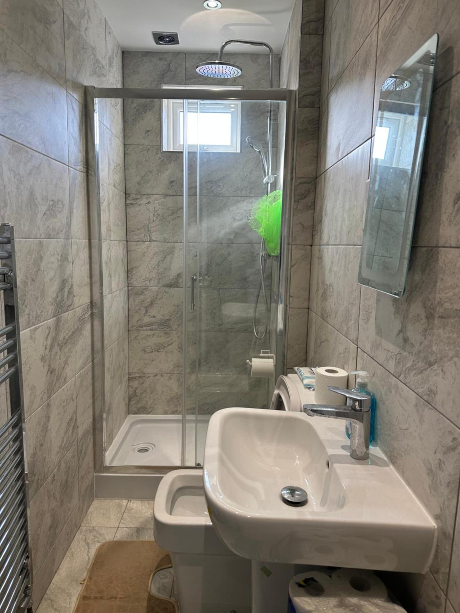 Luxury Ensuite Studio In Crayford Dartford Bexley London With Full Kitchen And Side Garden Alleyway Entrance Erith Exterior foto