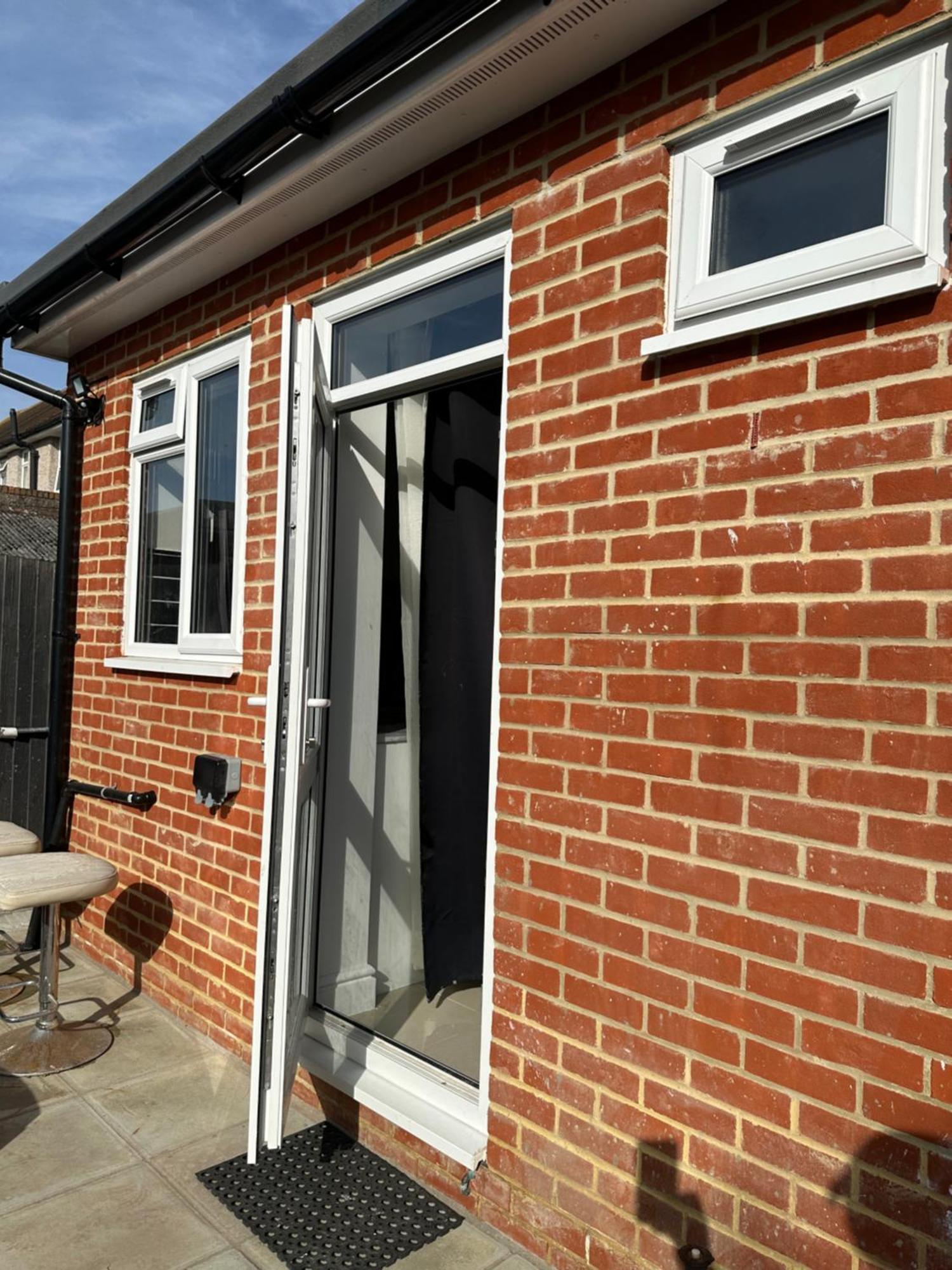 Luxury Ensuite Studio In Crayford Dartford Bexley London With Full Kitchen And Side Garden Alleyway Entrance Erith Exterior foto